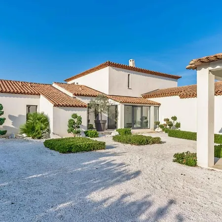 Albane Saint-Tropez